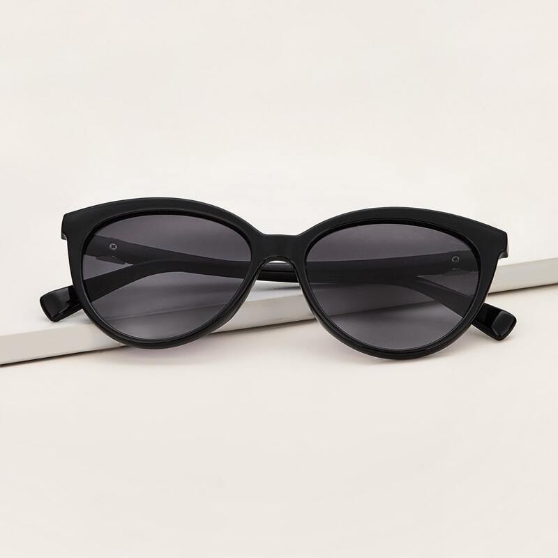 

Plain Frame Sunglasses With Case, Black