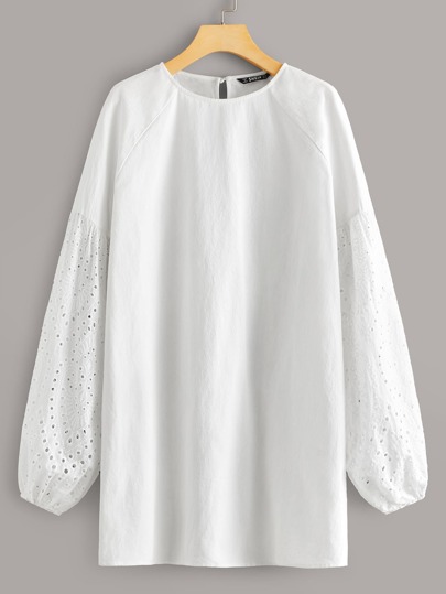 Robe tunique avec manches bouffantes et broderie anglaise