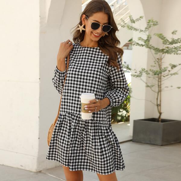 

Ruffle Hem Keyhole Back Gingham Smock Dress, Black and white