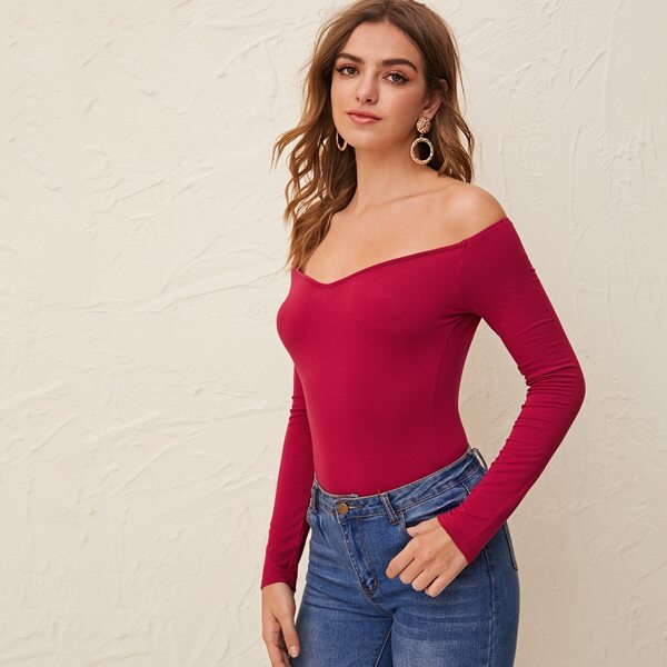 

Off Shoulder Fitted Top, Red