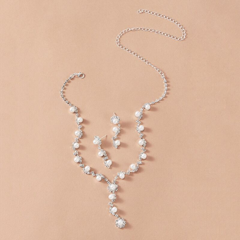 

3pcs Faux Pearl Decor Rhinestone Engraved Lariat Necklace & Earrings