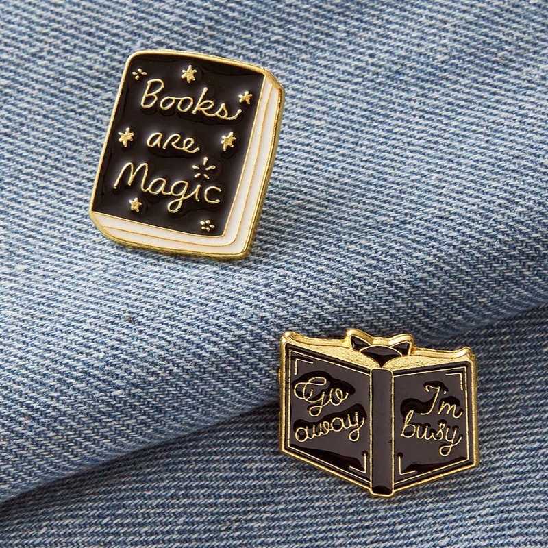 

2pcs Book Design Brooch, Black