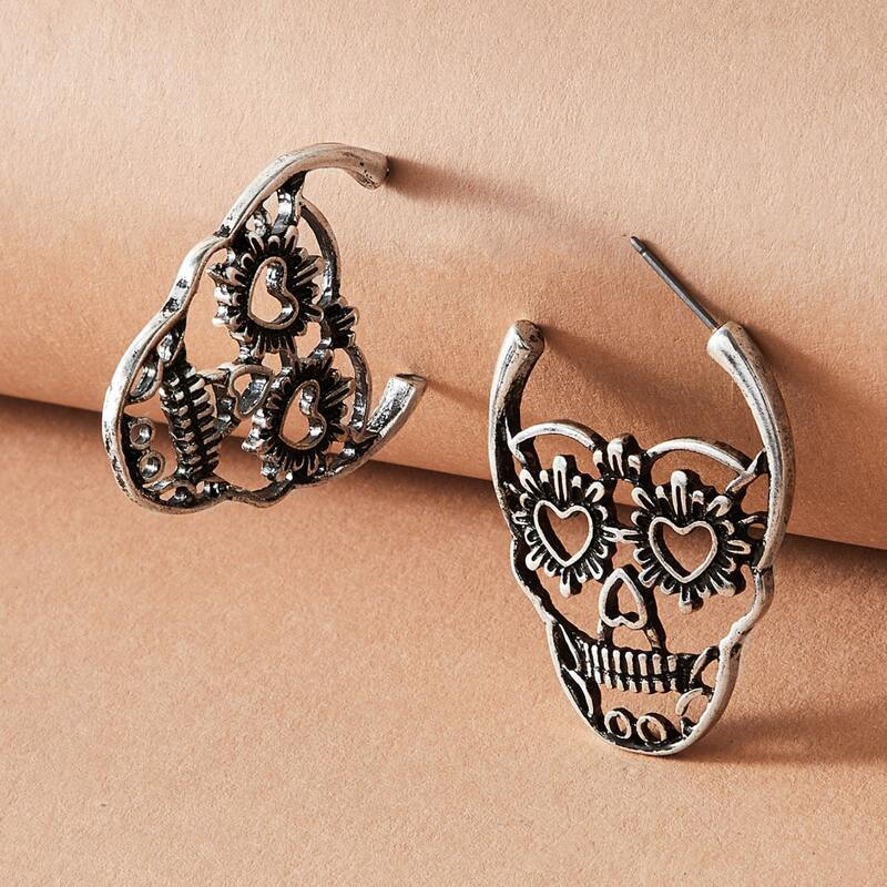 

1pair Skull Shaped Stud Earrings, Silver