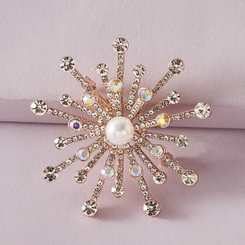 

1pc Rhinestone Decor Snowflake Design Brooch, Gold