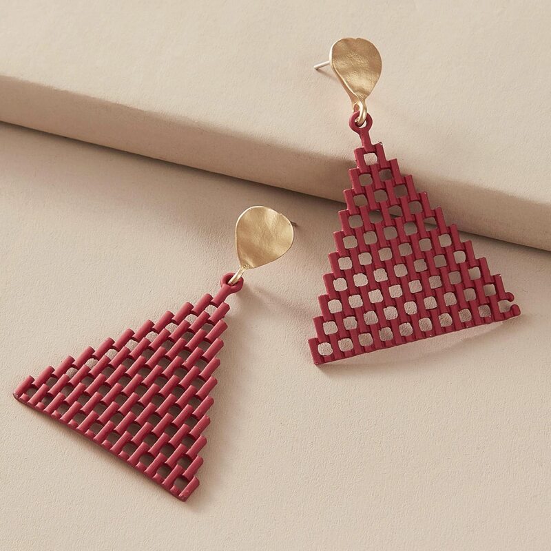 

1pair Hollow Out Triangle Drop Earrings, Red