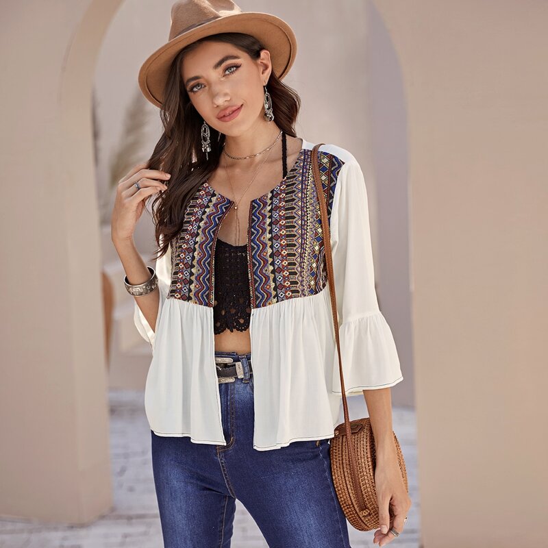 

Flounce Sleeve Embroidered Panel Kimono, White