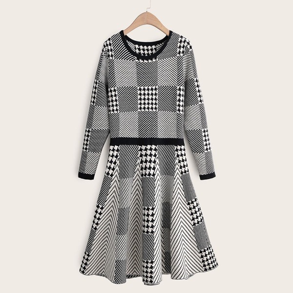 

Houndstooth Print Flared Sweater Dress, Black and white
