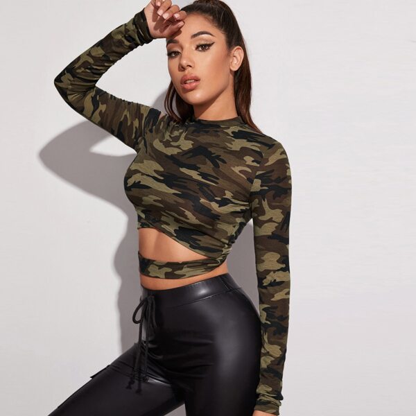 

Camo Print Cutout Detail Fitted Crop Tee, Multicolor
