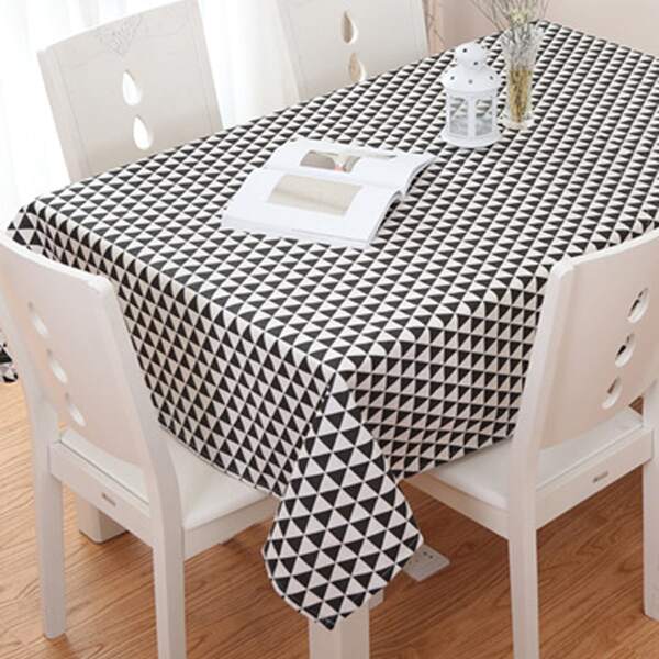 

Geometric Pattern Print Tablecloth, Black and white