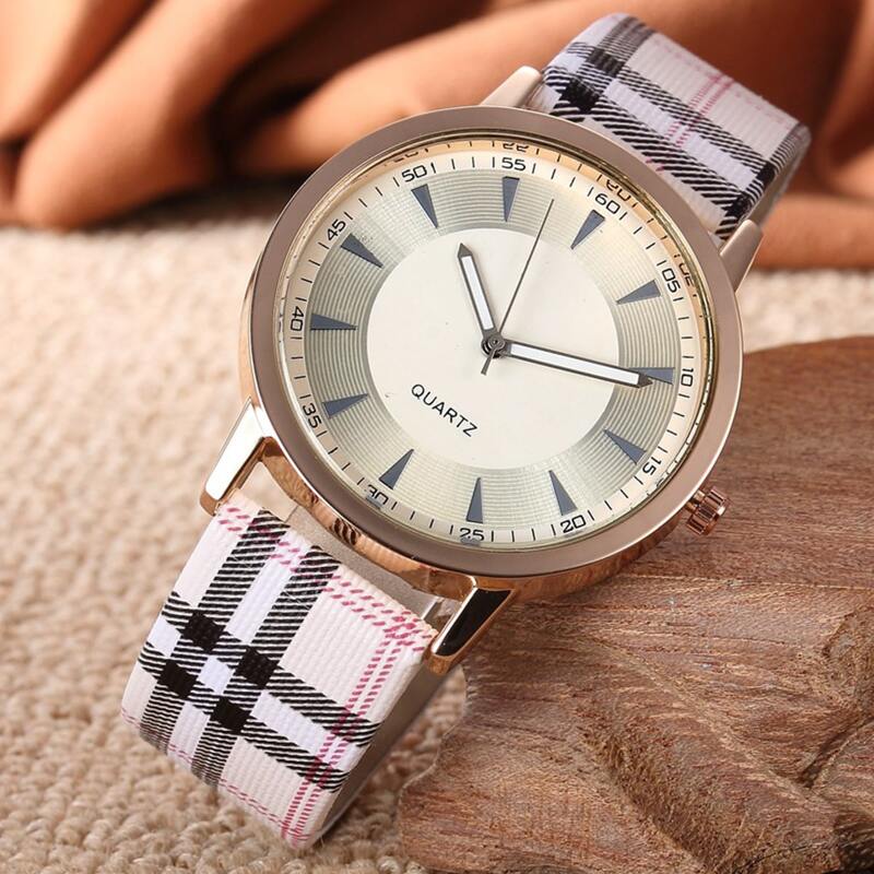 

Plaid Strap Quartz Watch