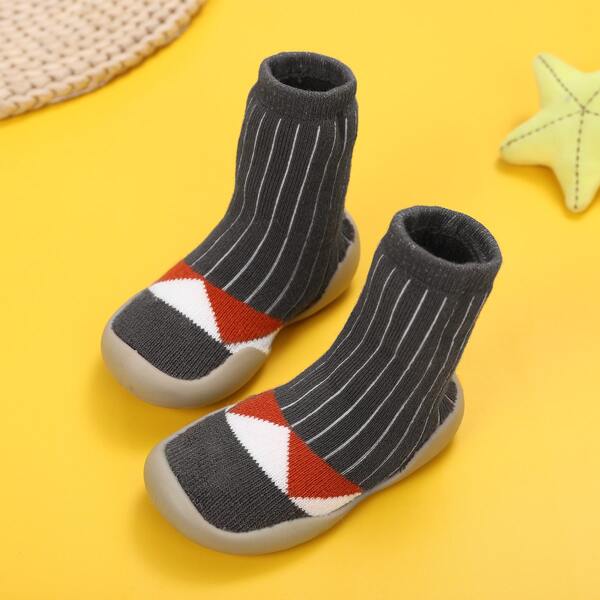 

Toddler Boys Geometric Pattern Sock Sneakers, Black