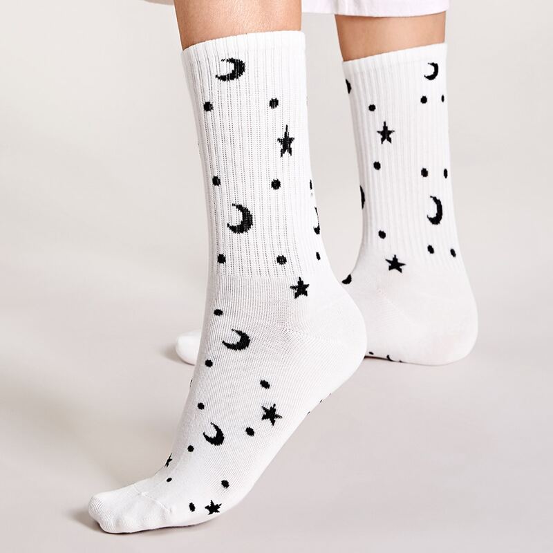 

1pair Star & Moon Pattern Socks, Black and white
