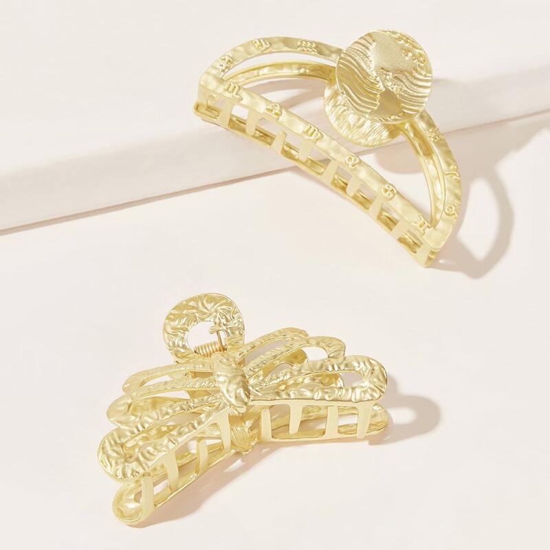 

2pcs Metallic Hammered Hair Claw, Gold