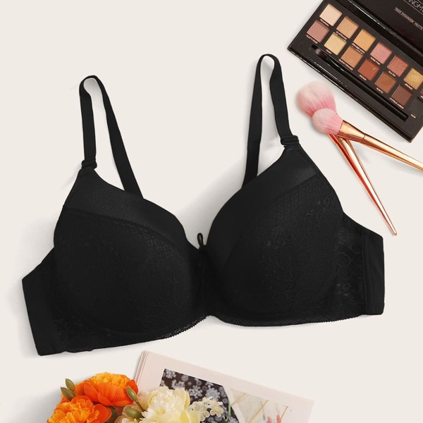 

Plus Contrast Lace Underwire Bra, Black