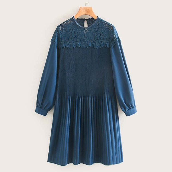 

Contrast Lace Keyhole Back Plisse Hem Dress, Blue