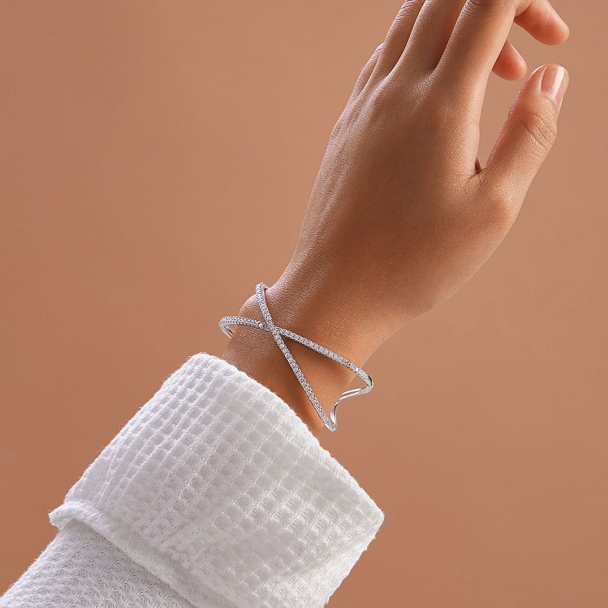 

1pc Rhinestone Engraved Infinity Bracelet, Silver