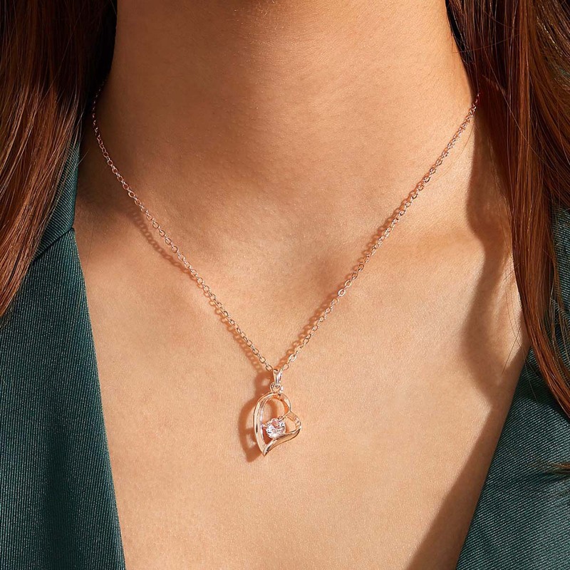 

1pc Rhinestone Decor Heart Charm Necklace, Gold