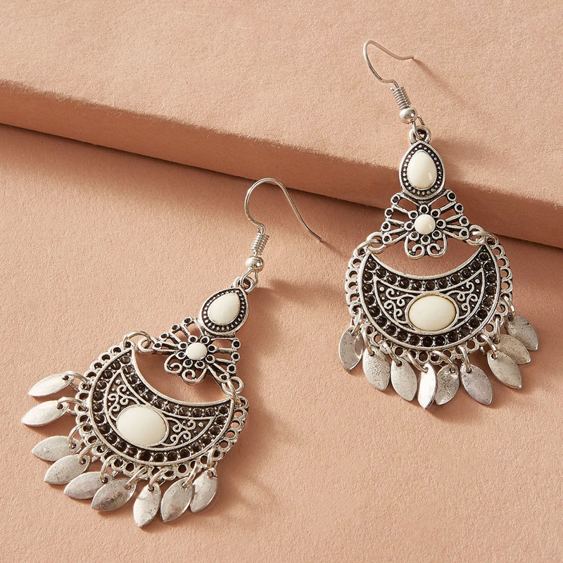 

1pair Hollow Out Round Decor Tassel Drop Earrings, White