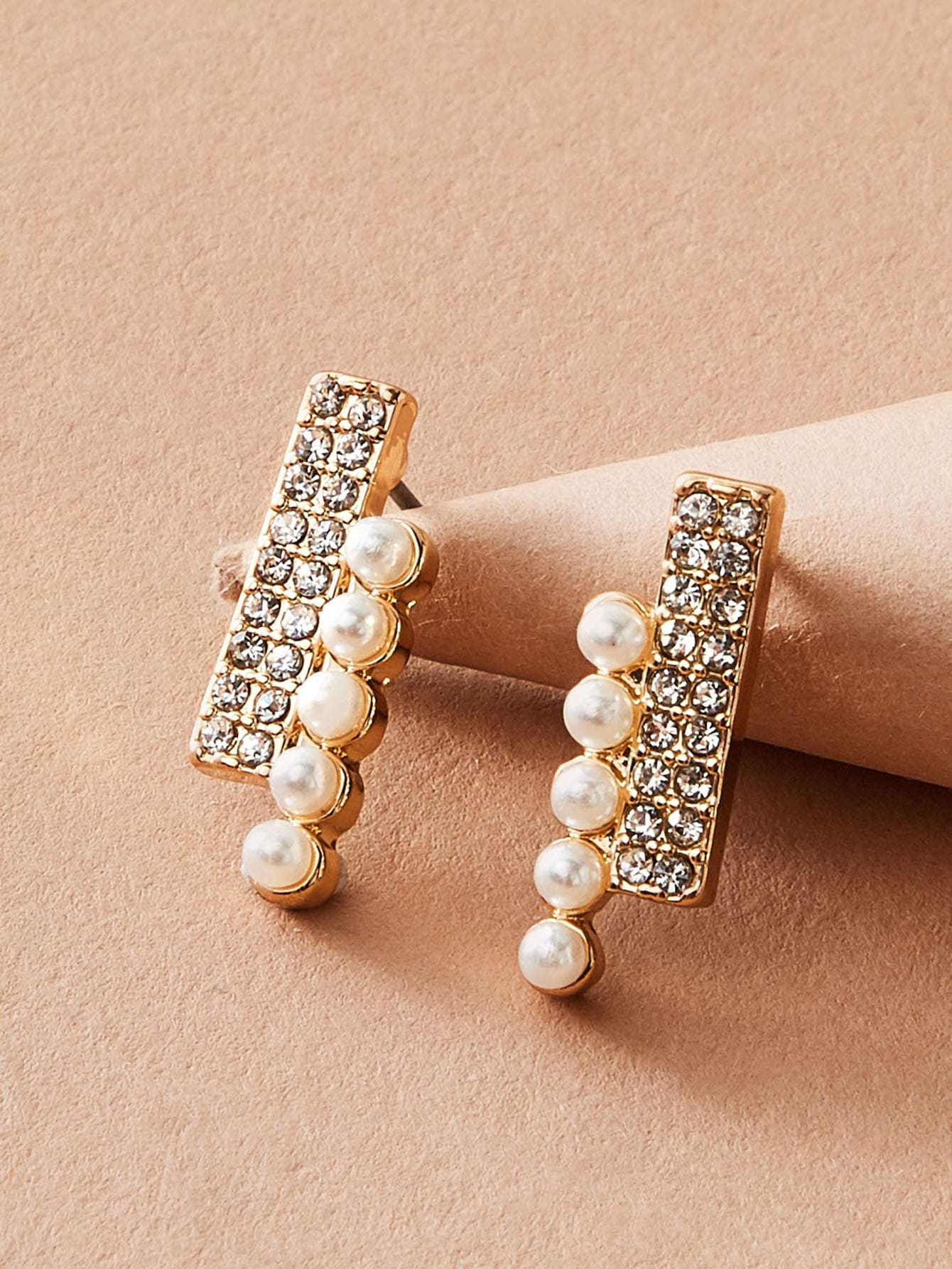 1pair Rhinestone Engraved Faux Pearl Earrings pictures
