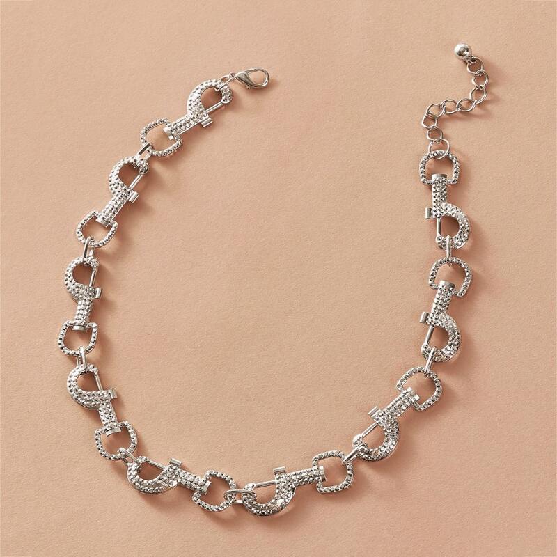 

1pc Rhinestone Engraved Buckle Decor Necklace, Silver