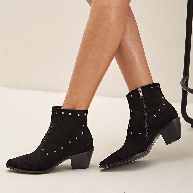 

Studded Decor Point Toe Chunky Boots, Black