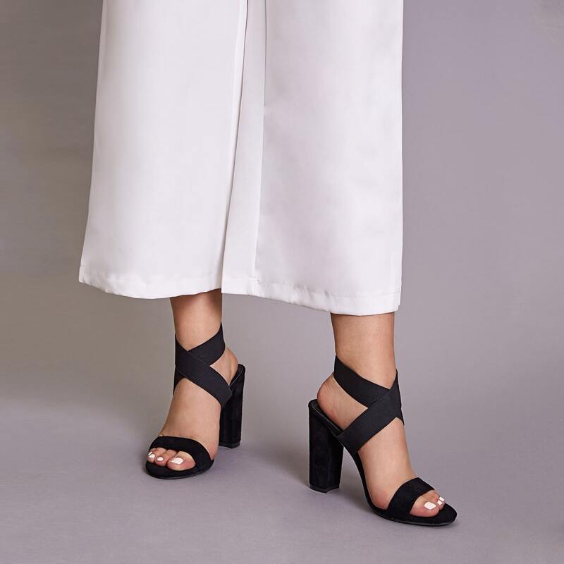 

Elastic Strap Open Toe Chunky Heels, Black