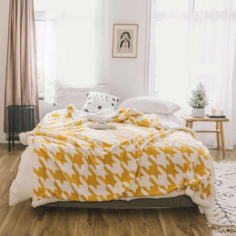 

1pc Multifunctional Houndstooth Pattern Blanket, Yellow