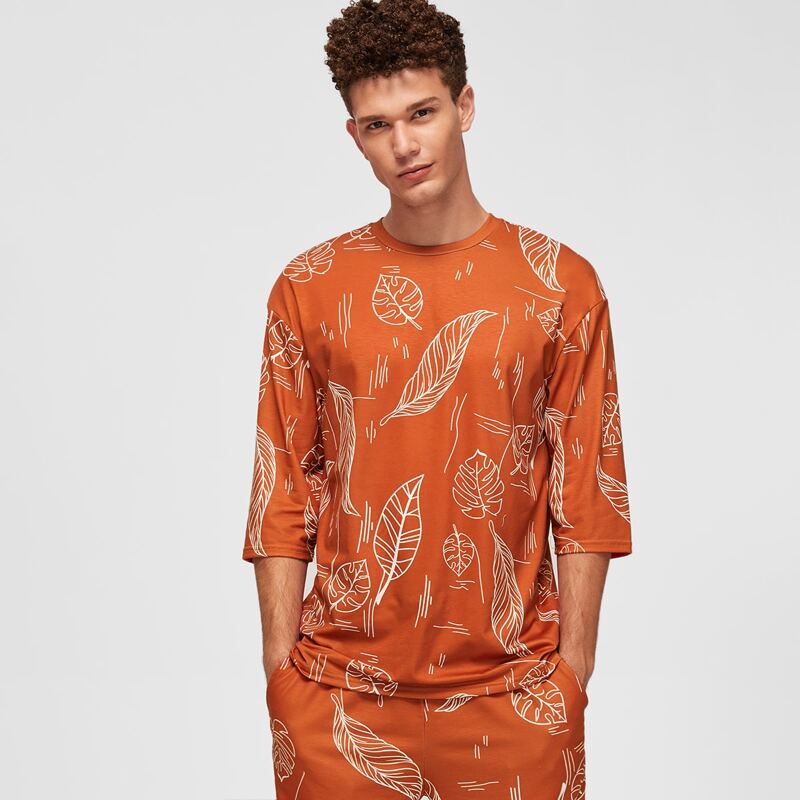 

Guys Leaf Print Tee & Drawstring Waist Shorts Set, Orange