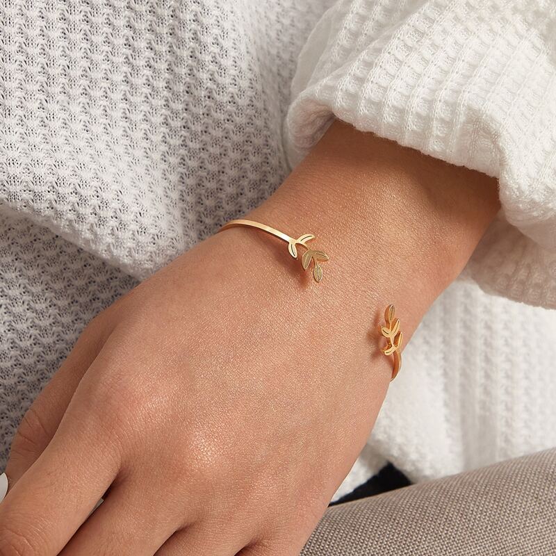 

1pc Leaf Decor Cuff Bracelet, Gold