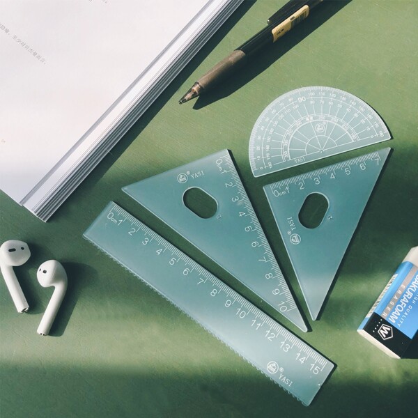 

4pcs Random Simple Ruler Set