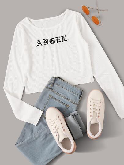 Camiseta corta tejida de canalé con bordado de letra