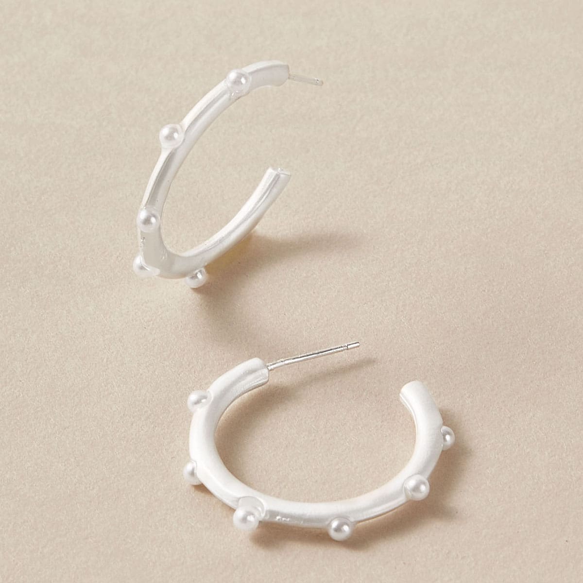 

1pair Faux Pearl Decor Semi Hoop Earrings, White
