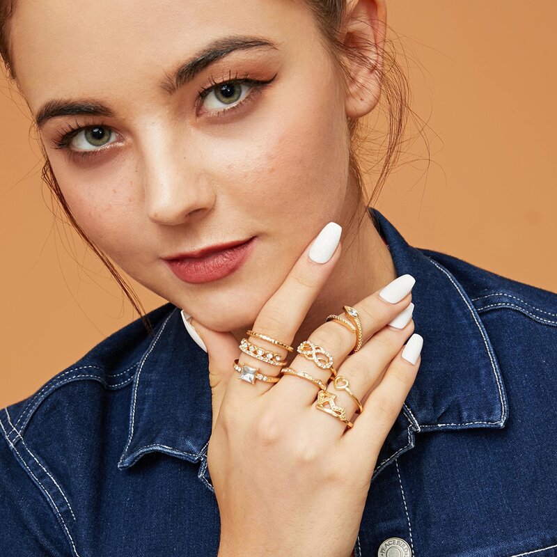 

8pcs Rhinestone Engraved Infinity & Heart Decor Ring, Gold