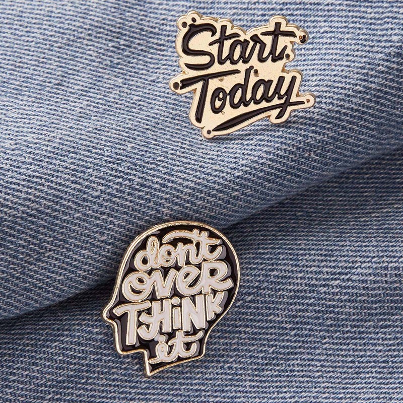 

2pcs Slogan Design Brooch Set, Multicolor