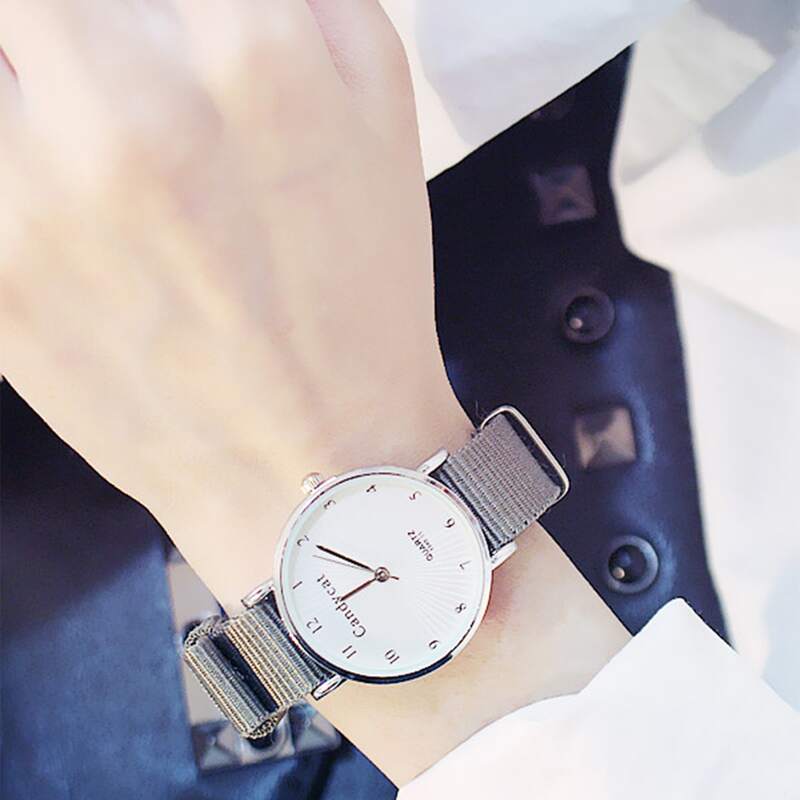 

Men Nylon Strap Round Dial Quartz Watch