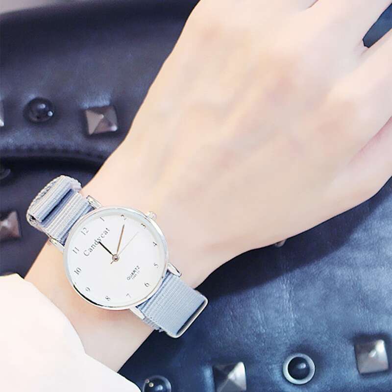 

Men Nylon Strap Round Dial Quartz Watch