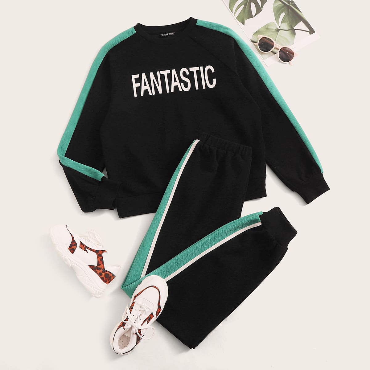 

letter Graphic Contrast Sideseam Pullover and Joggers Set, Black