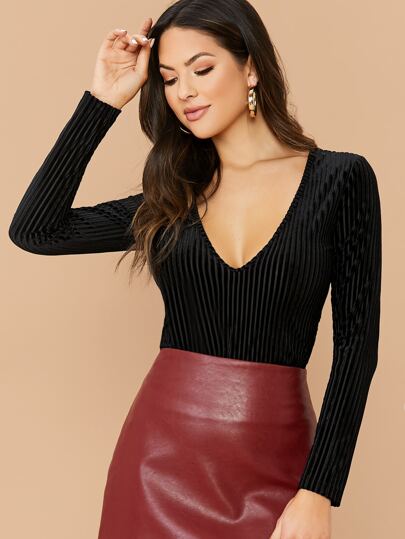 Top de terciopelo de canalé de cuello profundo