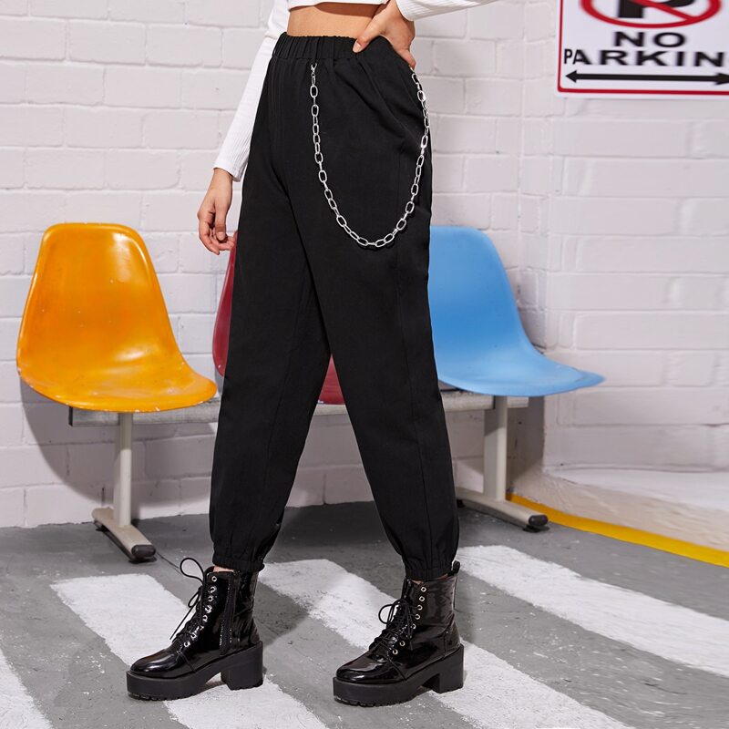 

Chain Detail Solid Cargo Pants, Black