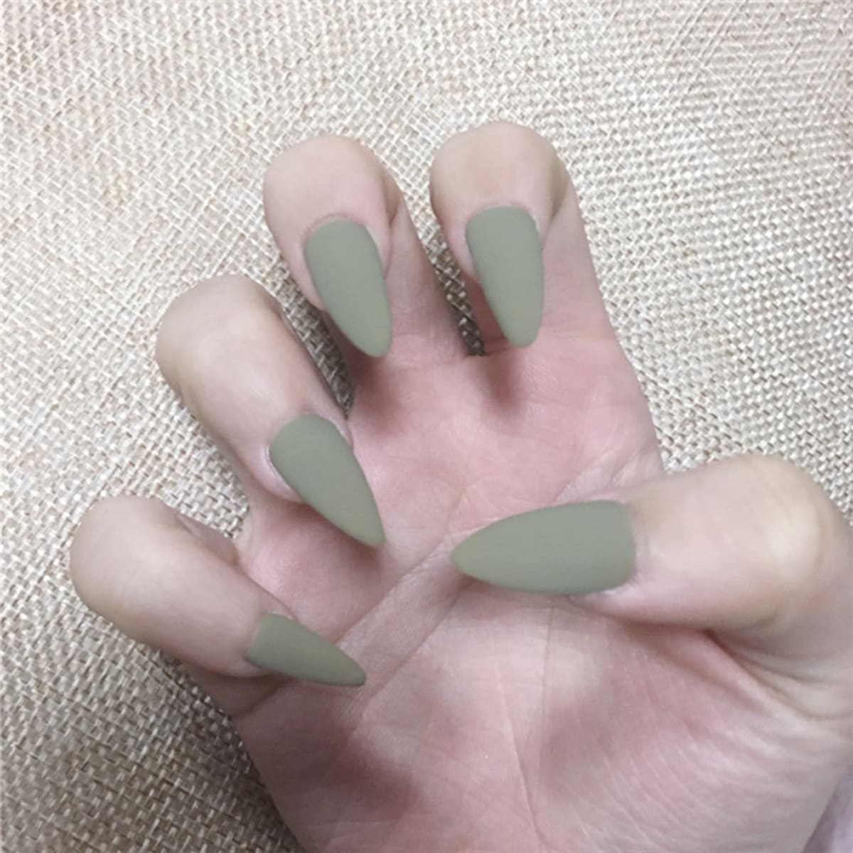 

24pcs Plain Point Fake Nails, Green