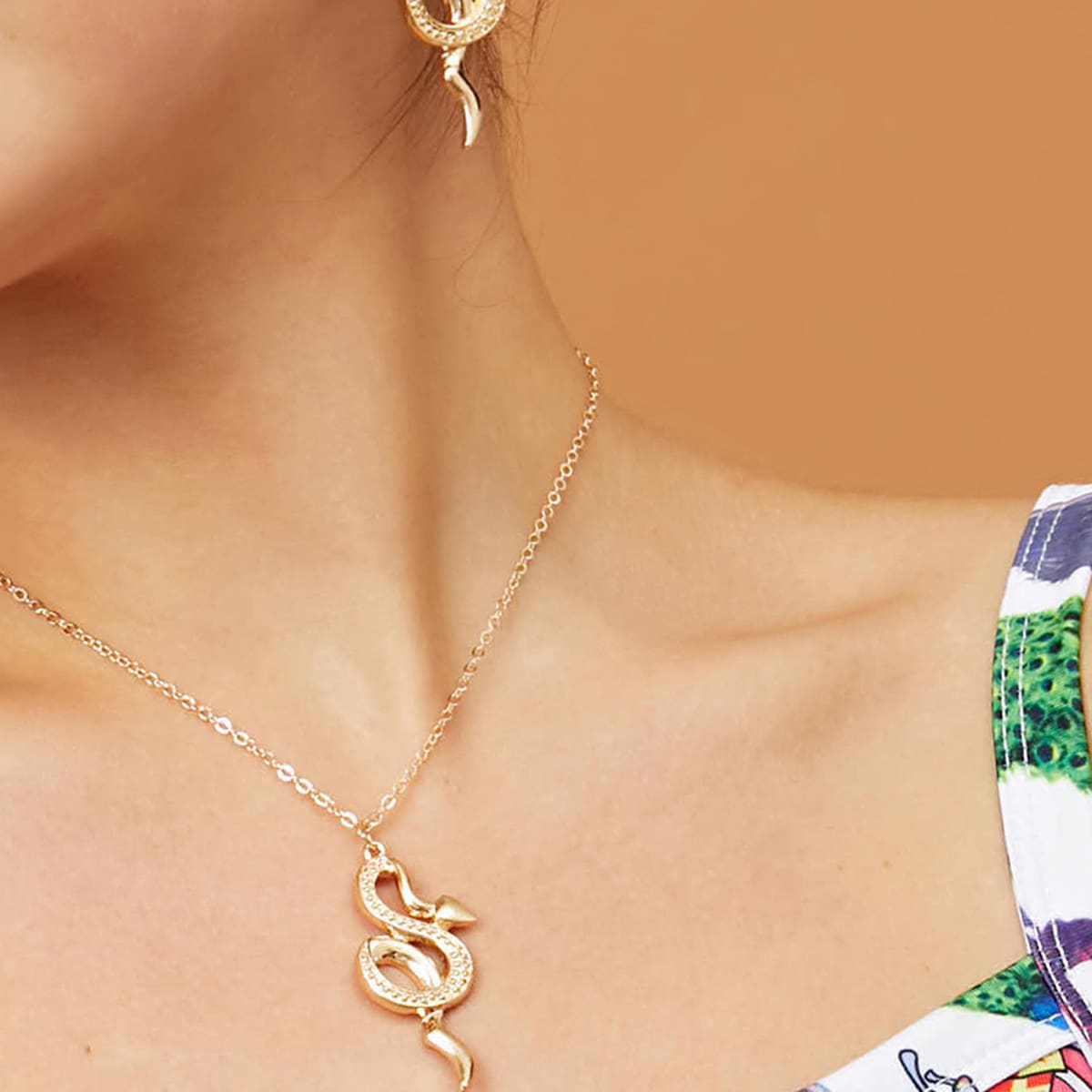 

3pcs Serpentine Charm Necklace & Earrings