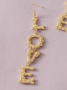 1對金屬質感字母耳墜 - 金黃色 - 查看 4