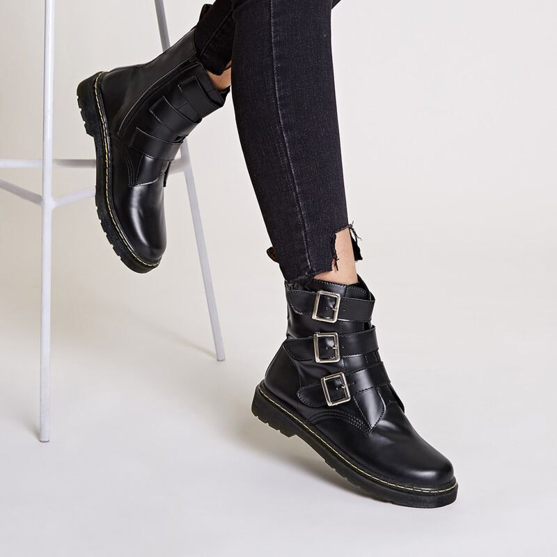 

Buckle Decor Side Zip Combat Boots, Black