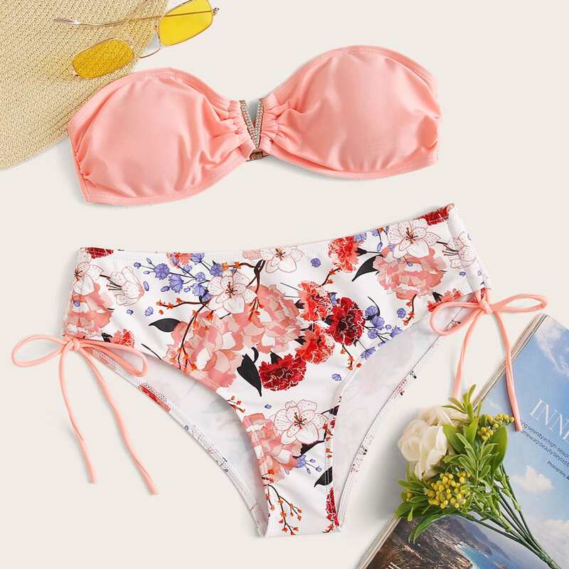 

Rhinestone Engraved Bandeau With Floral Print Bikini Set, Multicolor