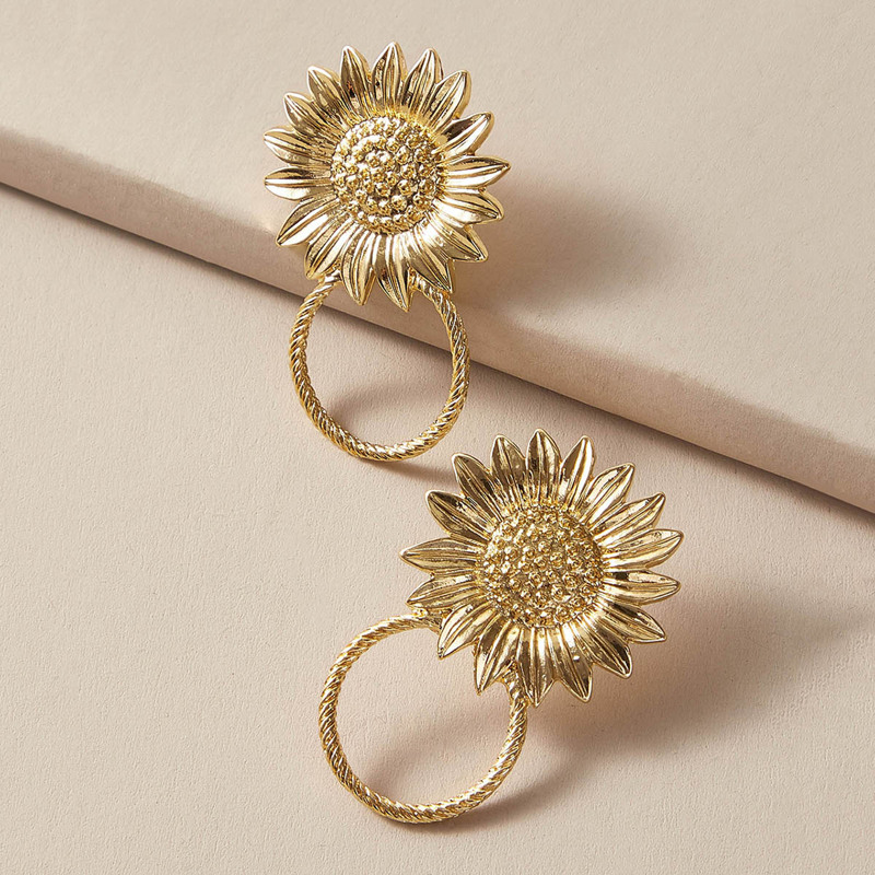

1pair Metallic Daisy & Ring Stud Earrings, Gold