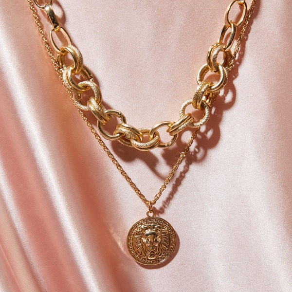 

1pc Round Charm Layered Necklace, Gold