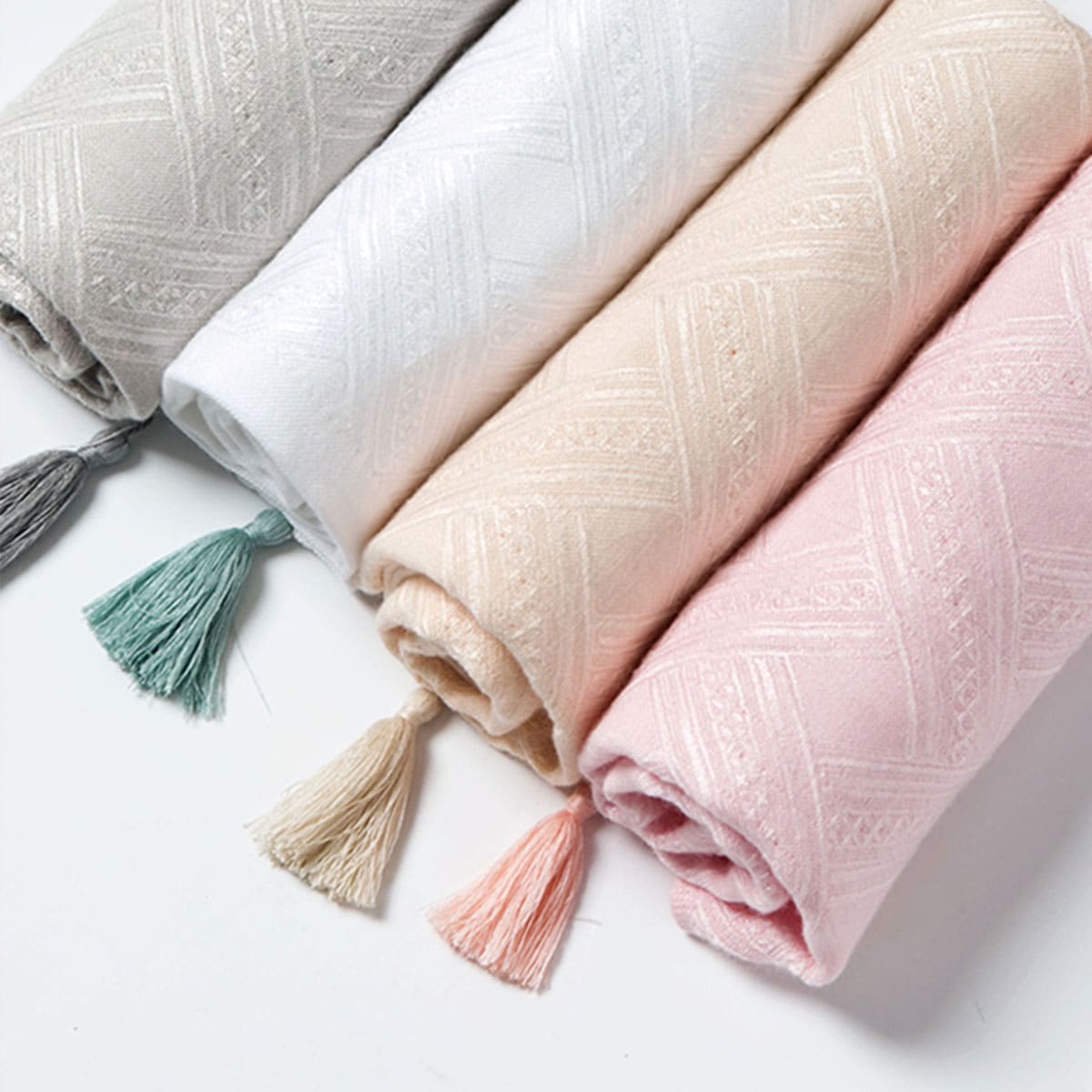 

1pc Random Color Tassel Decor Soft Face Towel, Multicolor