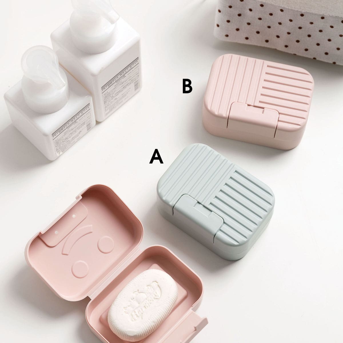 

1pc Portable Bathroom Soap Box, Multicolor