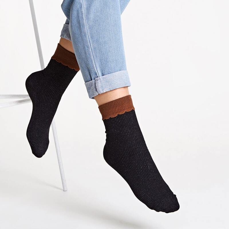 

1pair Contrast Trim Socks, Black
