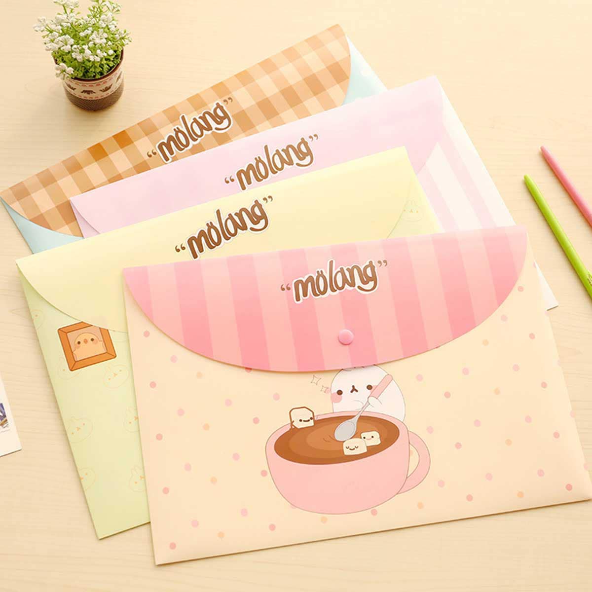 

1pc Random Cartoon Graphic File Bag